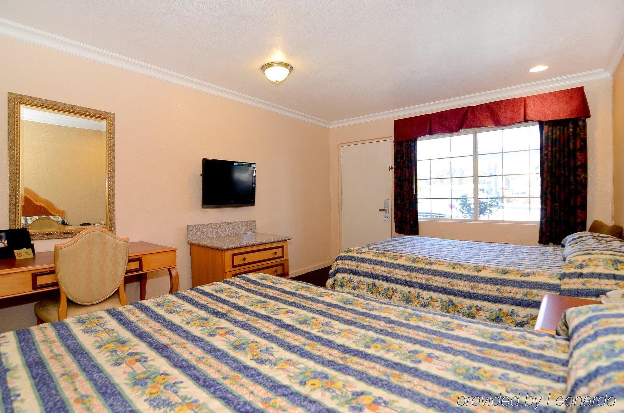 Americas Best Value Inn Corona Phòng bức ảnh