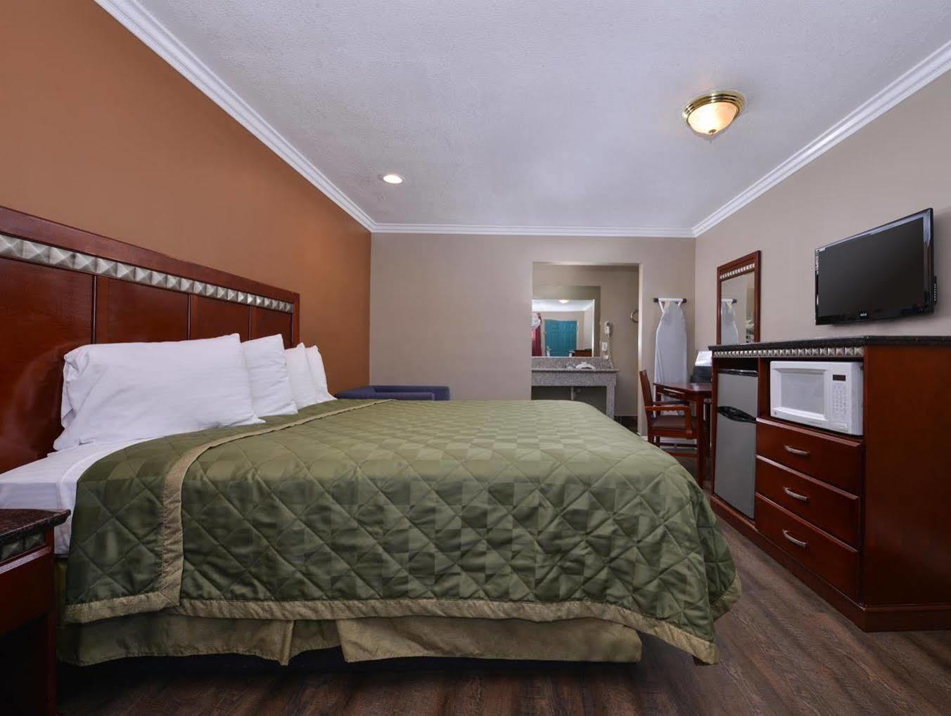 Americas Best Value Inn Corona Ngoại thất bức ảnh