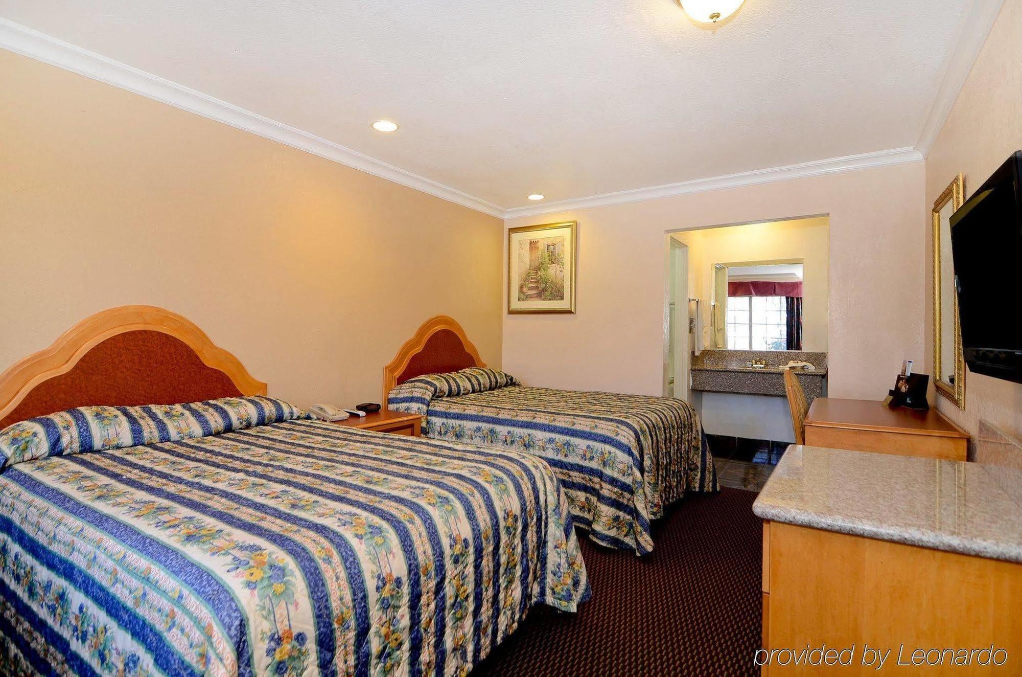 Americas Best Value Inn Corona Phòng bức ảnh